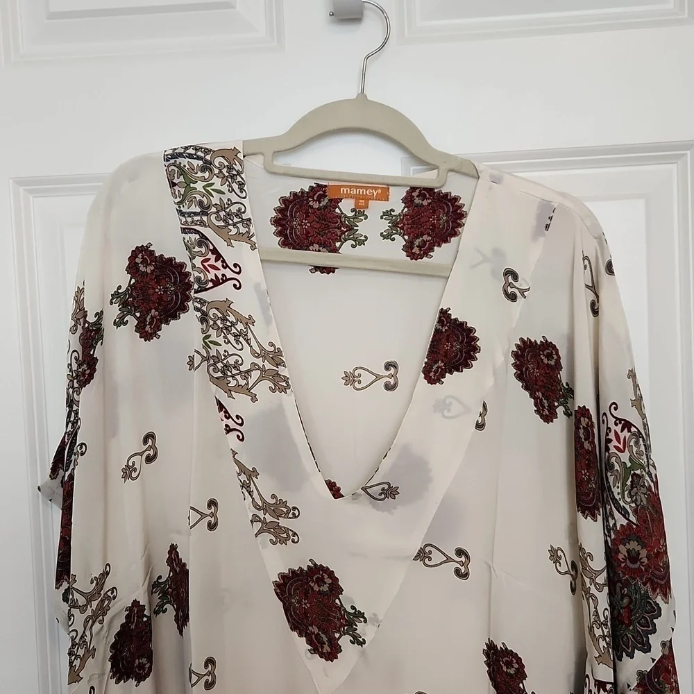 Clothing bundles 4 for 15 Beach cover up ALL CLOTHING. 4 FOR $15!!! - Picture 6 of 8